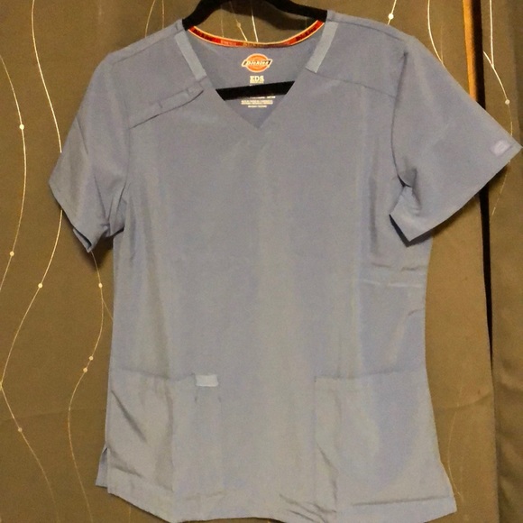 Dickies light blue Scrubs Top size Medium - Picture 1 of 5